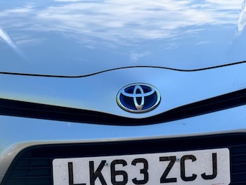 Used Toyota Yaris 2013 for sale - 76045727: Photo
