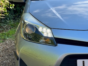 Used Toyota Yaris 2013 for sale - 76045727: Photo