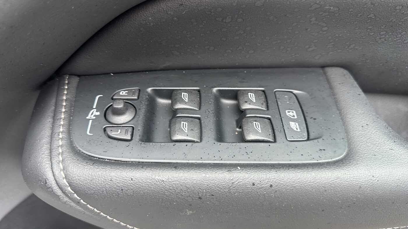 Used Volvo XC60 2025 for sale - 78036064: Photo 21