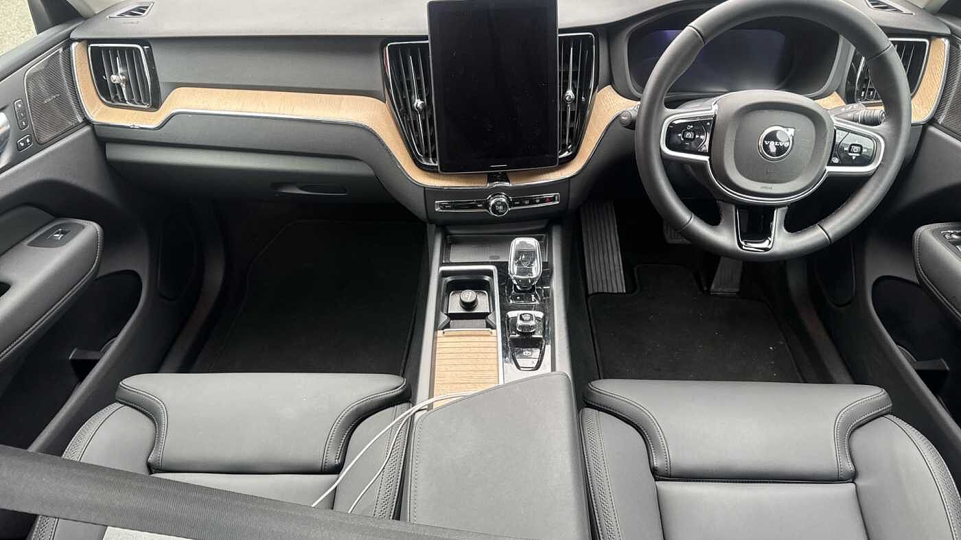 Used Volvo XC60 2025 for sale - 78036067: Photo 5