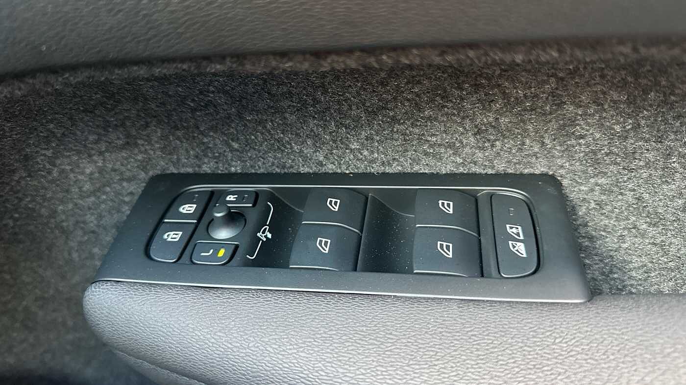 Used Volvo XC40 2025 for sale - 78036046: Photo 25