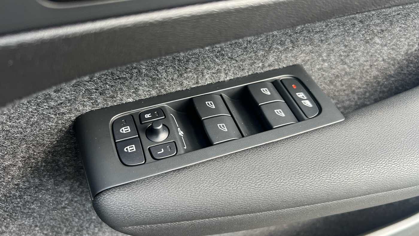 Used Volvo XC40 2025 for sale - 78036045: Photo 24