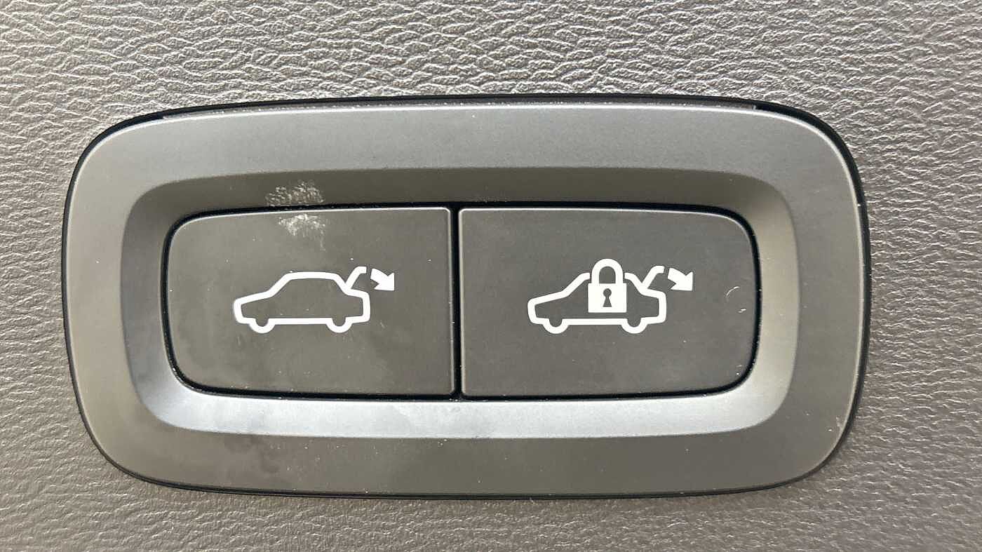 Used Volvo XC40 2023 for sale - 78036103: Photo 19