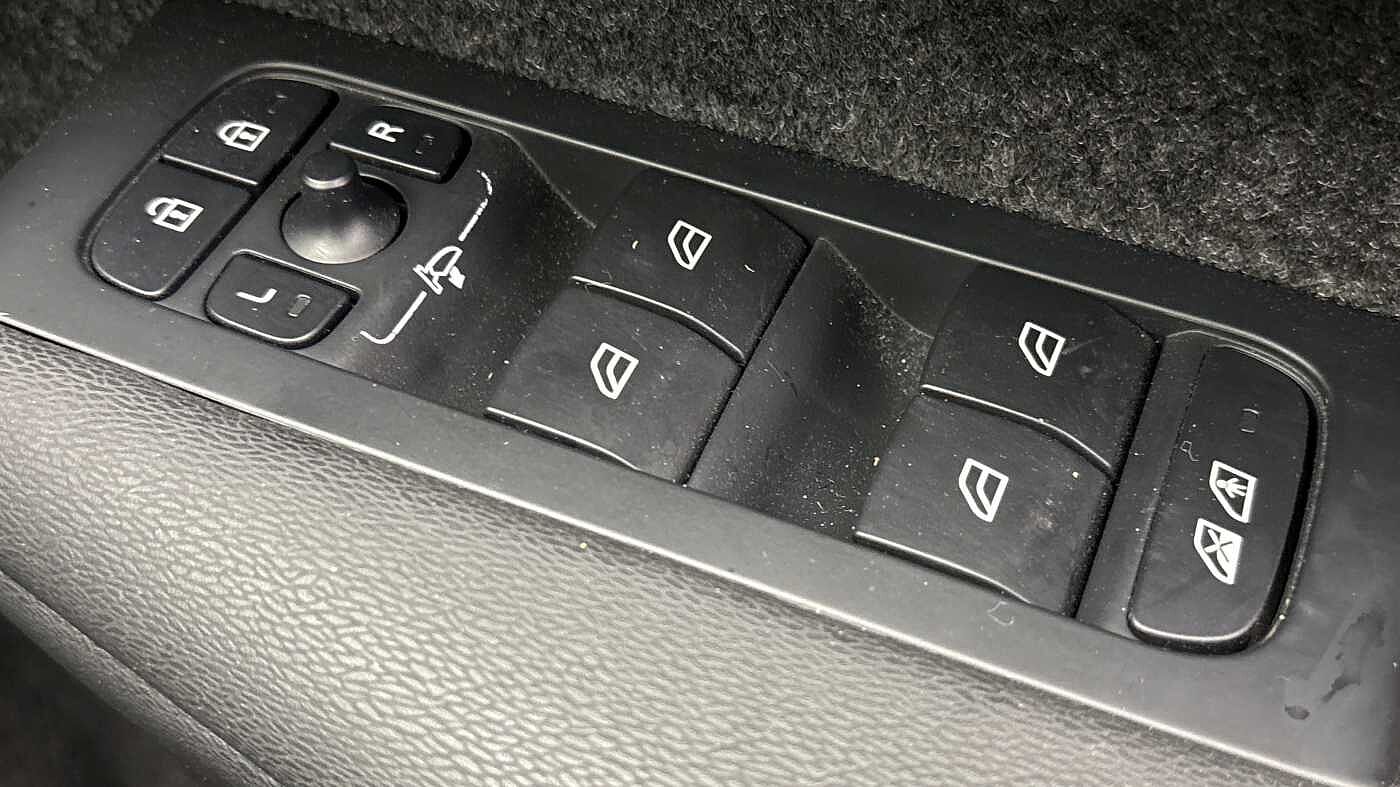 Used Volvo XC40 2023 for sale - 78036103: Photo 25