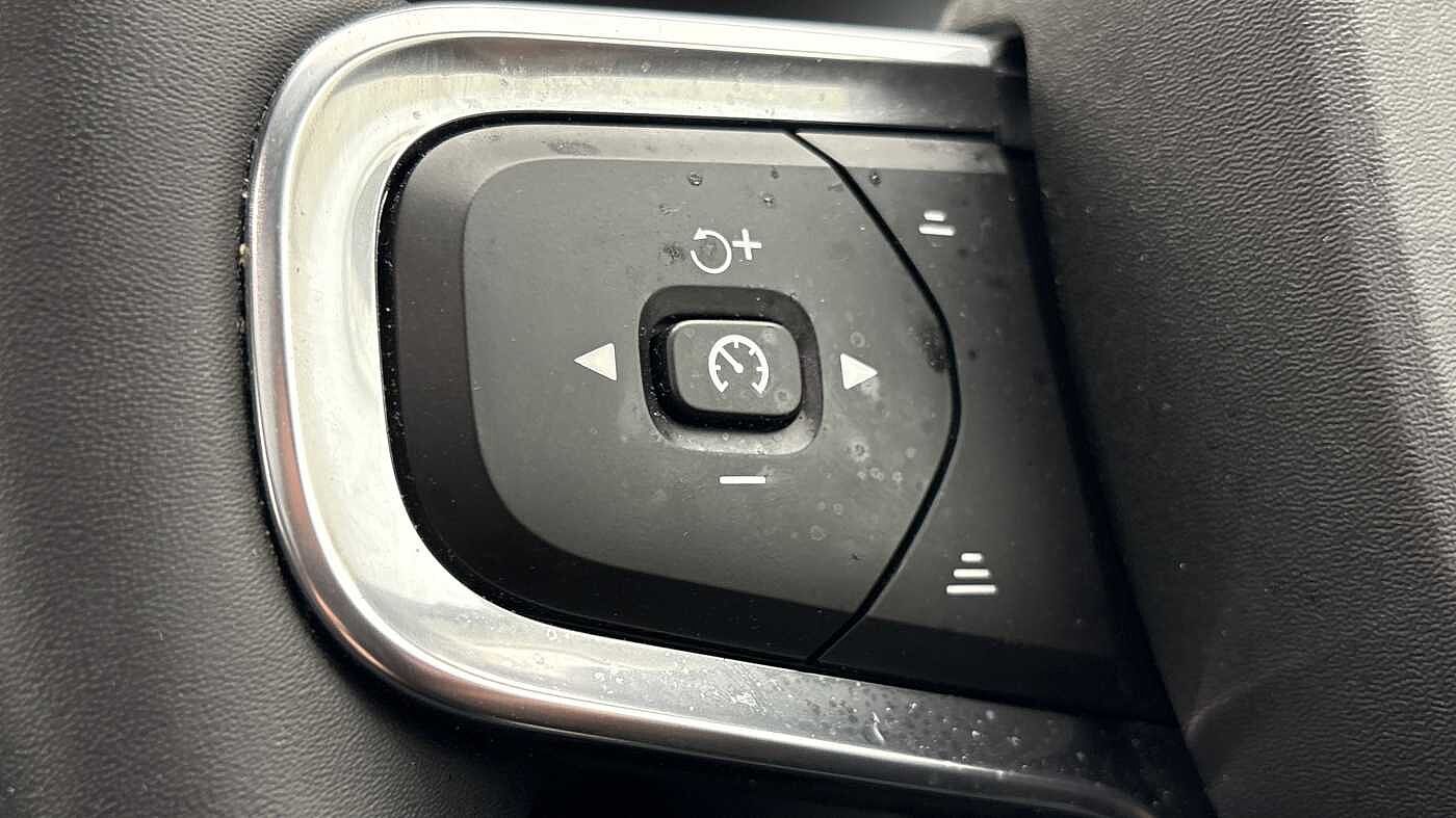 Used Volvo XC40 2023 for sale - 78036103: Photo 31