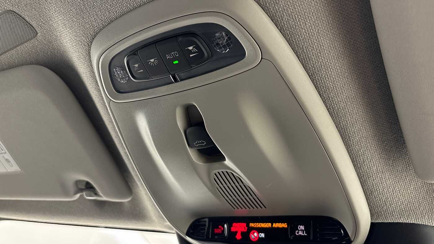 Used Volvo XC40 2023 for sale - 78036103: Photo 33