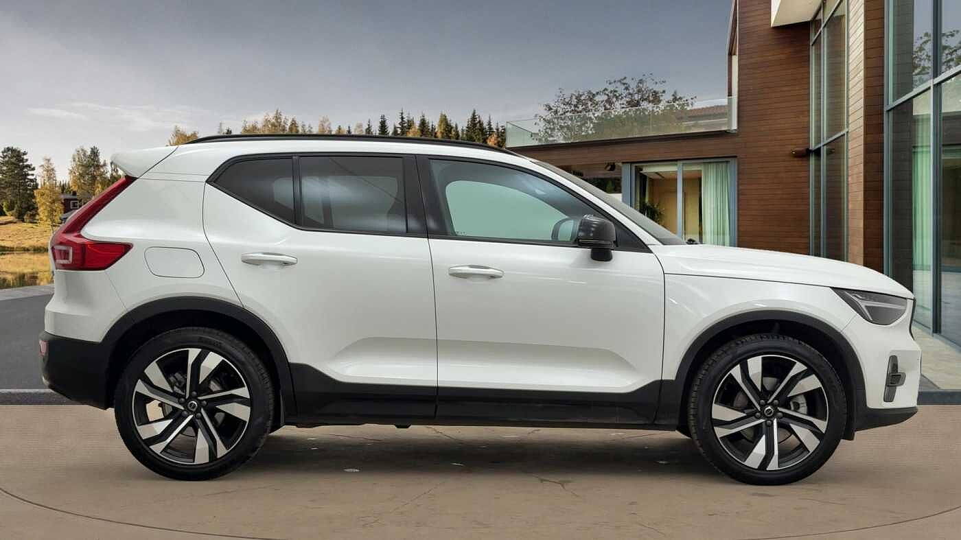 Used Volvo XC40 2024 for sale - 78036063: Photo 2