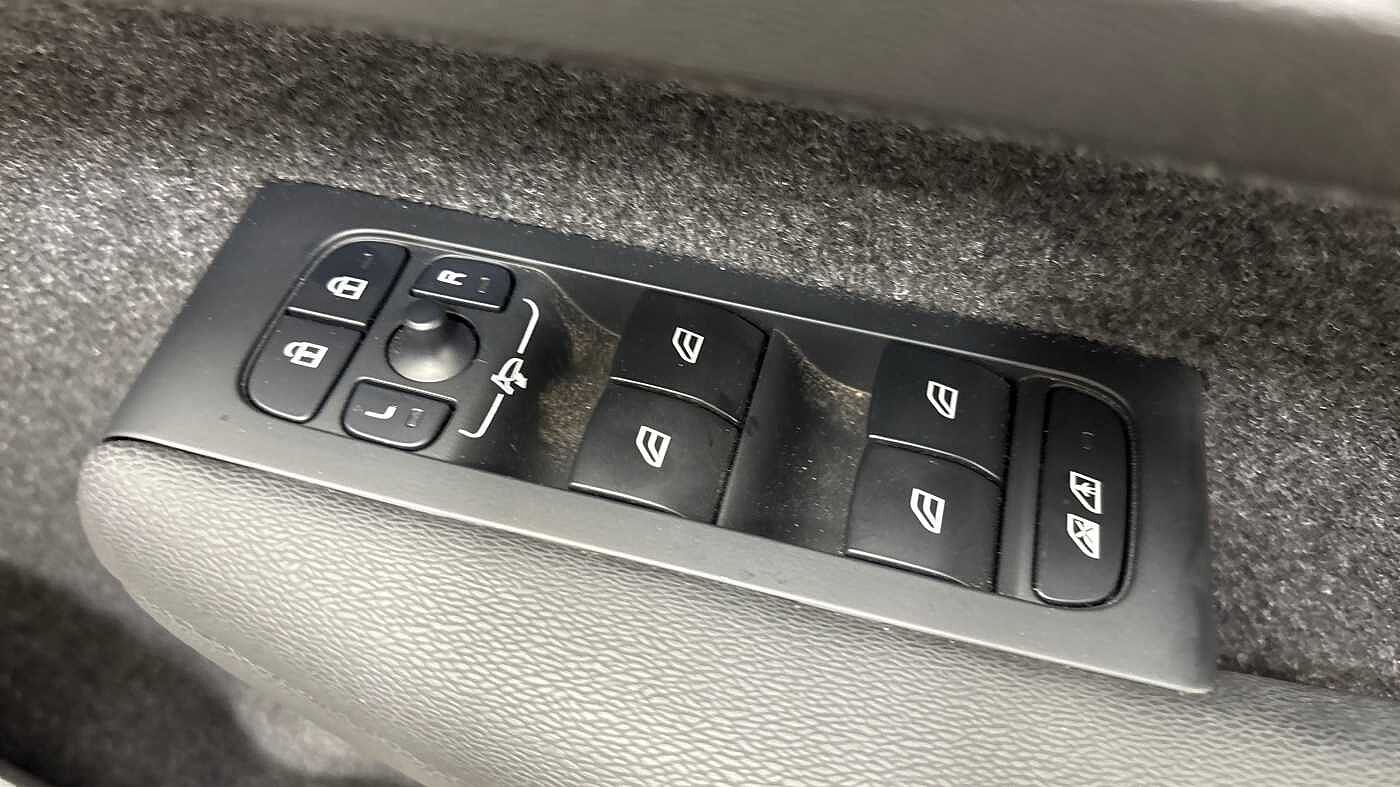 Used Volvo XC40 2024 for sale - 78036063: Photo 25