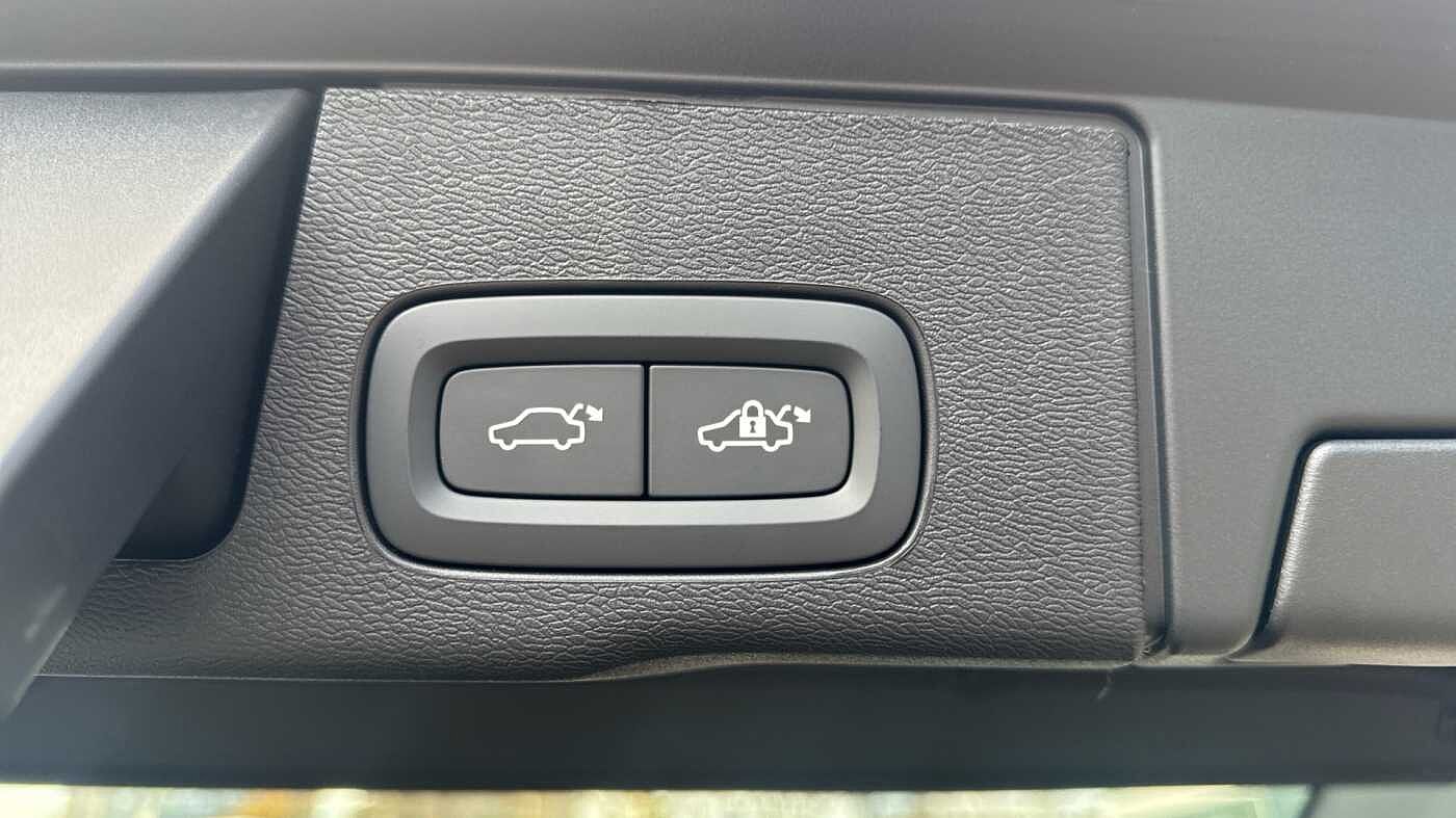 Used Volvo XC60 2025 for sale - 78036047: Photo 28