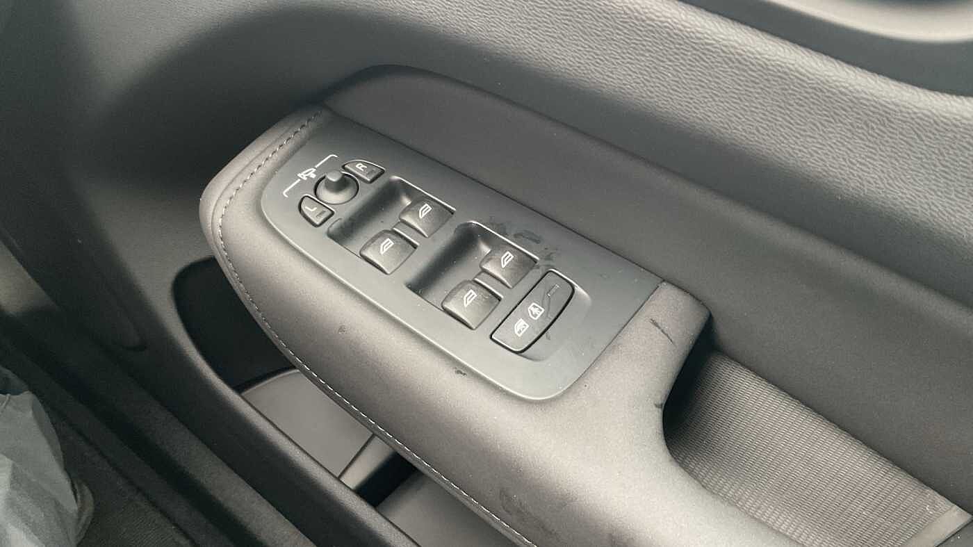 Used Volvo XC60 2025 for sale - 78036085: Photo 24