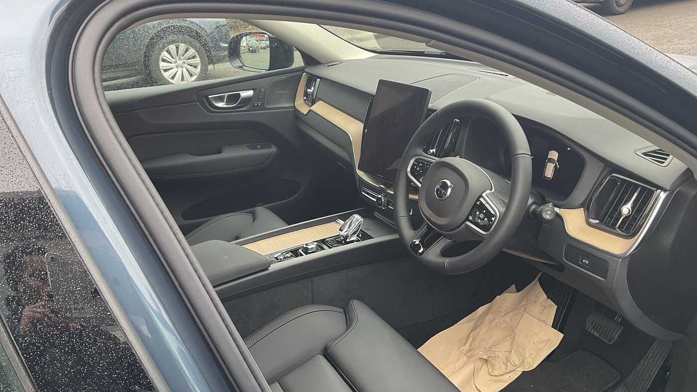Used Volvo XC60 2025 for sale - 78036085: Photo 5