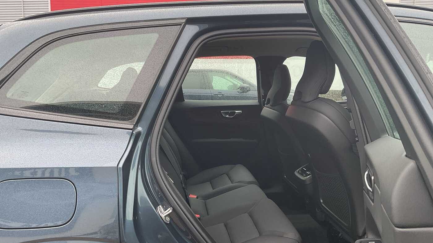 Used Volvo XC60 2025 for sale - 78036085: Photo 8