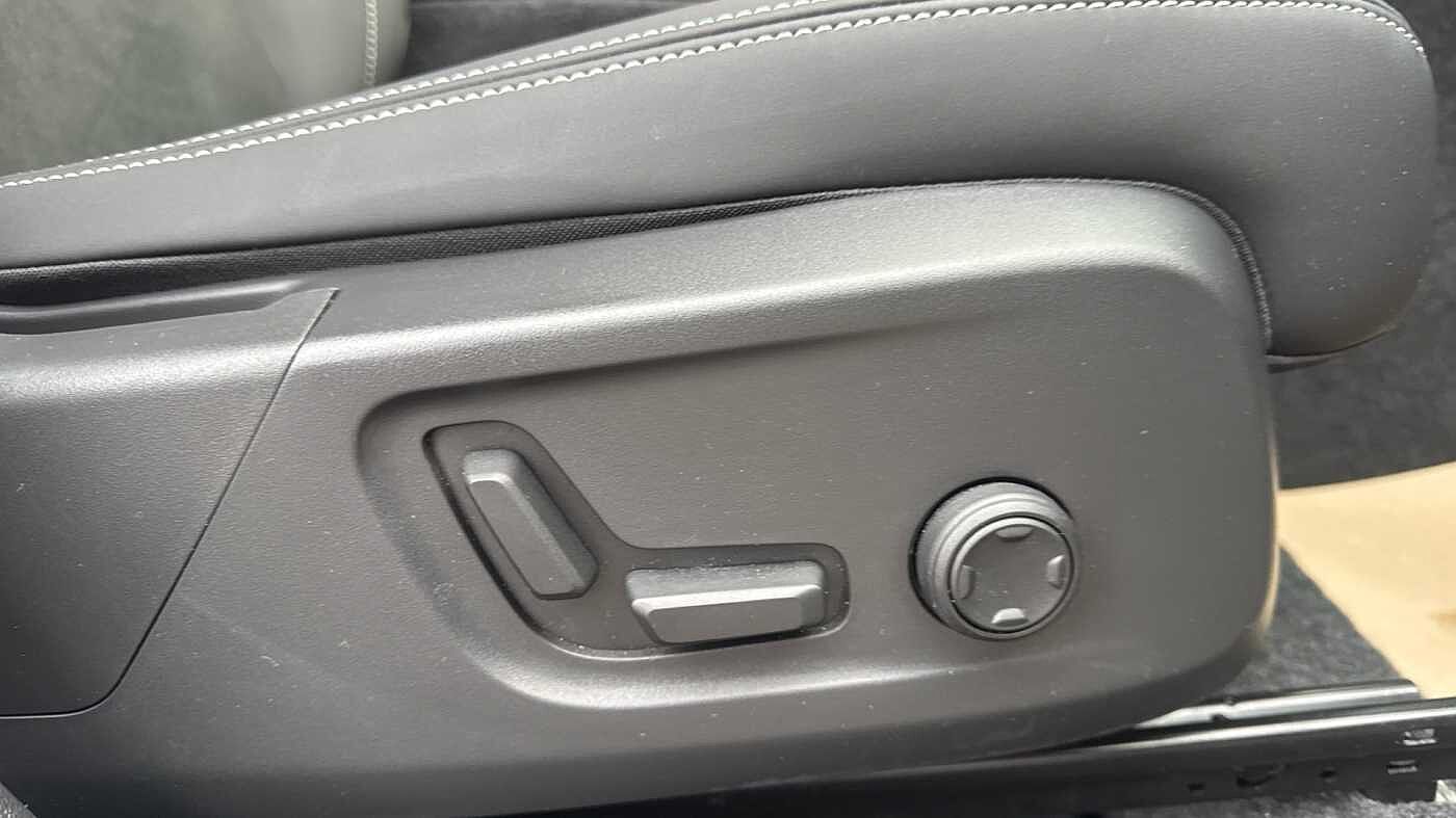 Used Volvo XC40 2025 for sale - 78036062: Photo 25