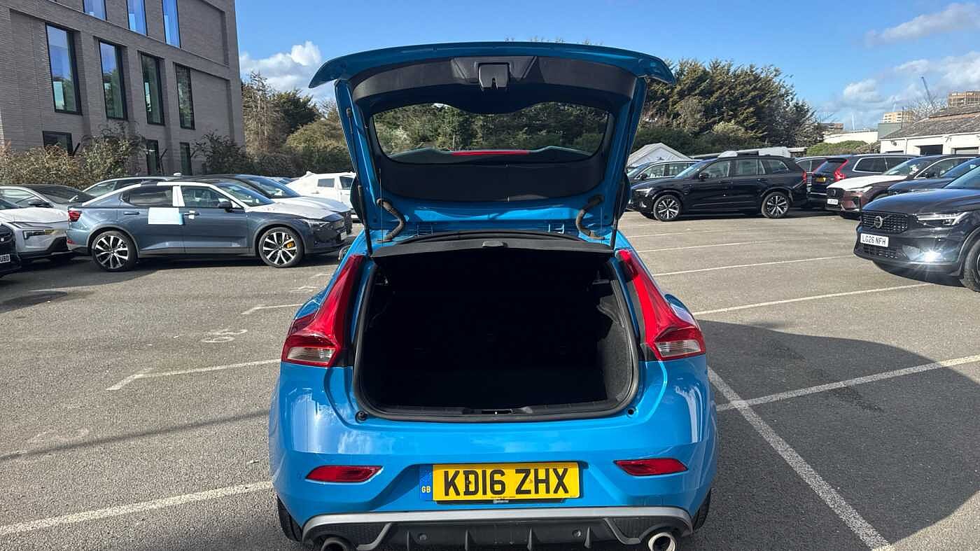 Used Volvo V40 2016 for sale - 78036092: Photo 15