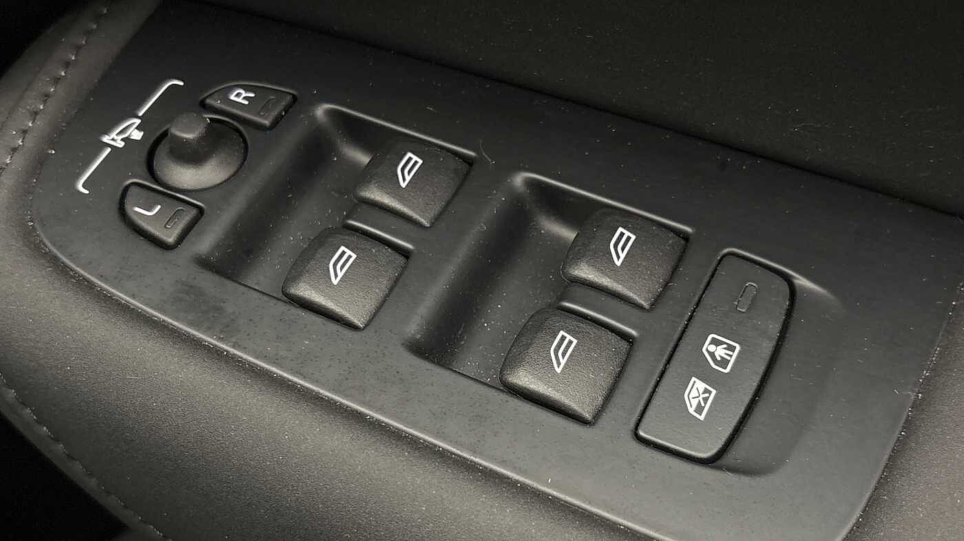 Used Volvo XC60 2025 for sale - 78036058: Photo 25