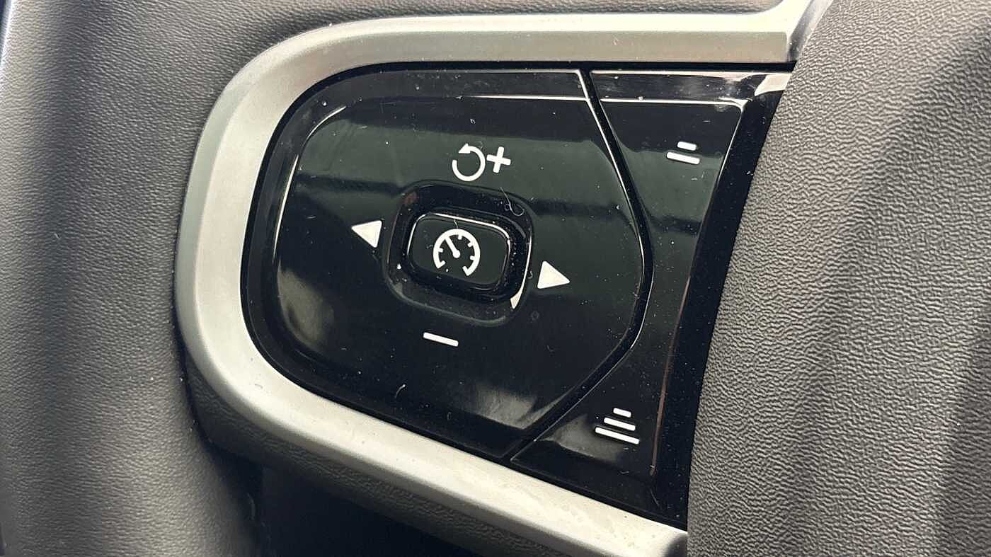 Used Volvo XC60 2025 for sale - 78036058: Photo 31