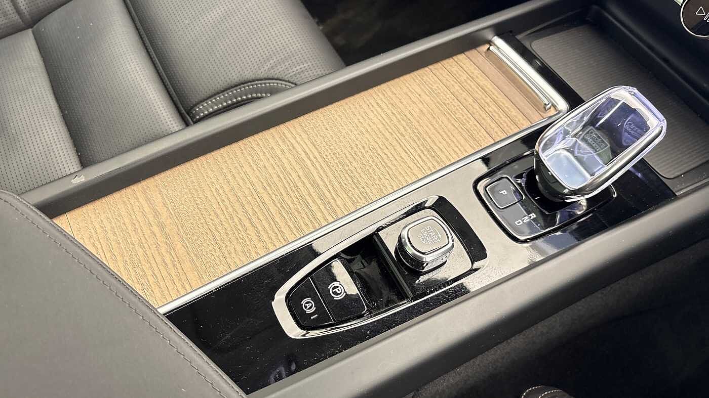 Used Volvo XC60 2025 for sale - 78036058: Photo 32