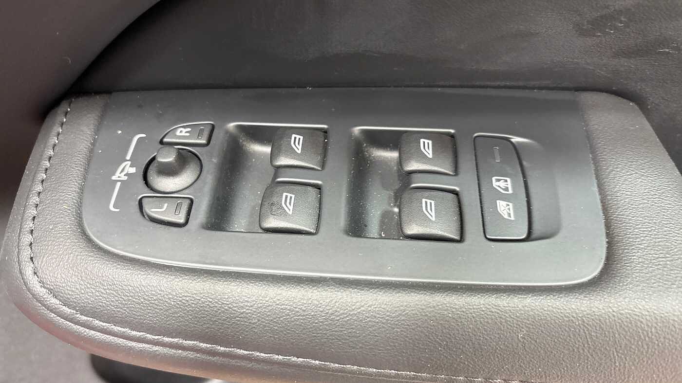 Used Volvo V60 2025 for sale - 78036048: Photo 24