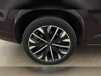 Used Volvo XC90 2025 for sale - 79582530: Photo