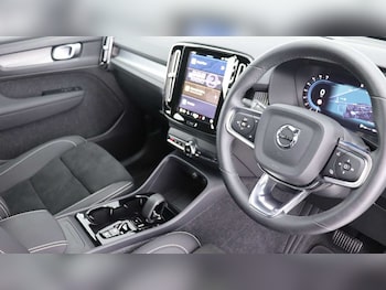 Used Volvo XC40 2025 for sale - 79297202: Photo