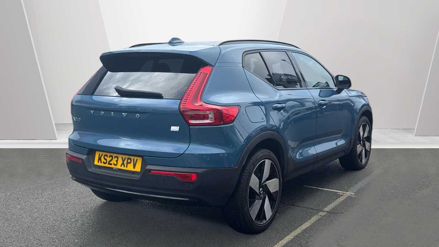 Used Volvo XC40 2023 for sale - 78036104: Photo 2