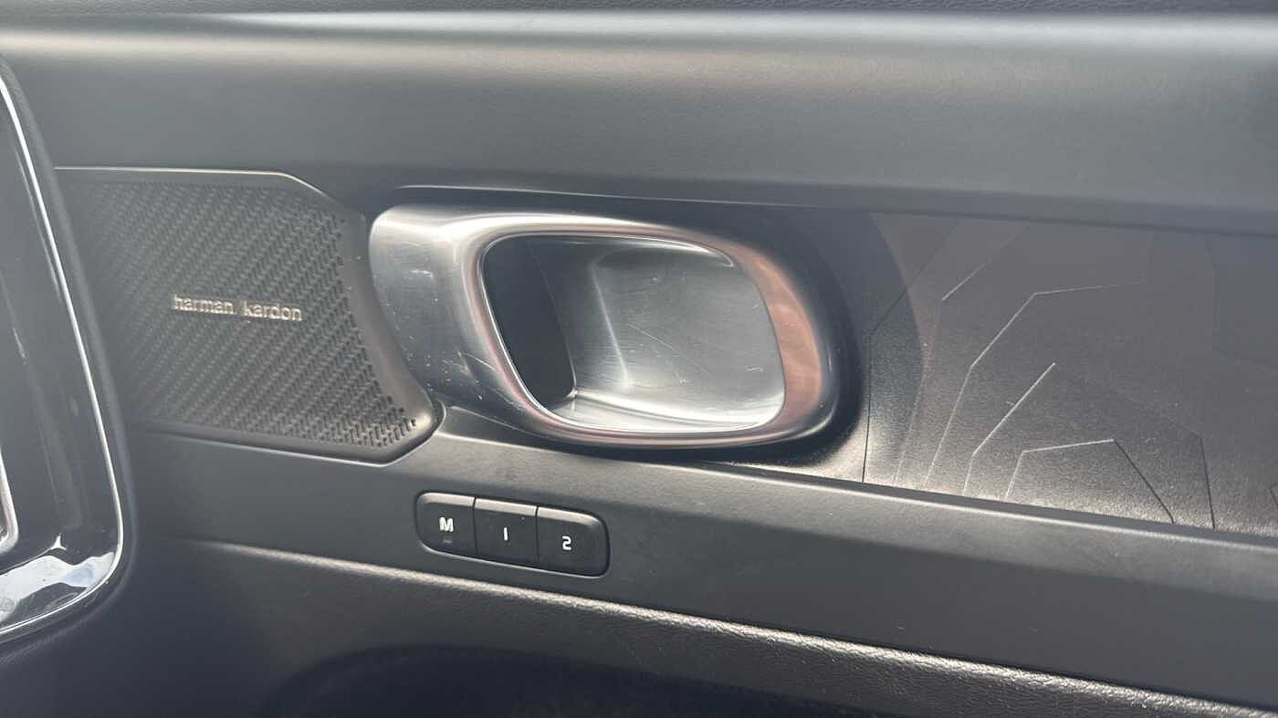 Used Volvo XC40 2023 for sale - 78036104: Photo 25