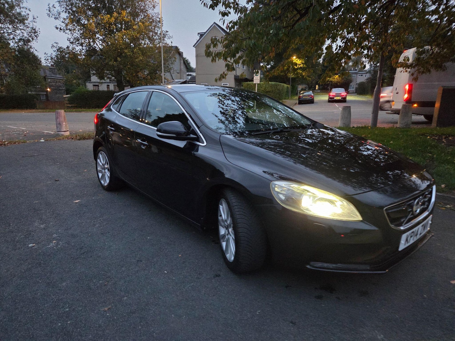 Used Volvo V40 2014 for sale - 77193186: Photo 2