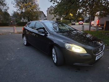 Used Volvo V40 2014 for sale - 77193186: Photo