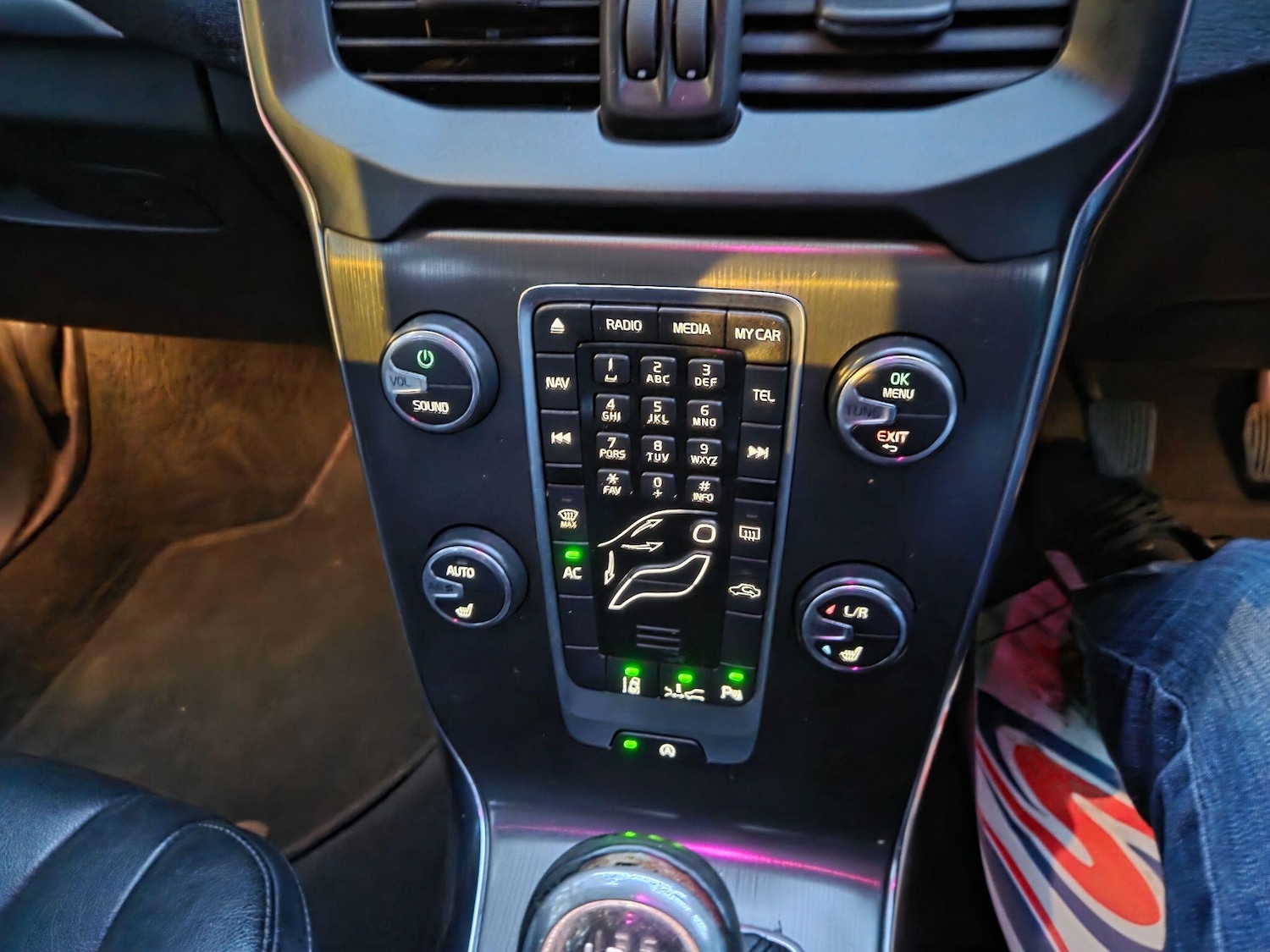 Used Volvo V40 2014 for sale - 77193186: Photo 30