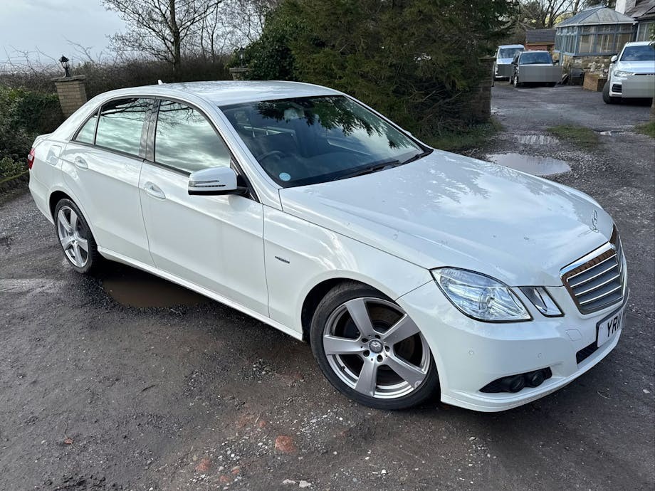 Used Mercedes-Benz E Class 2011 for sale - 77729541: Photo 1