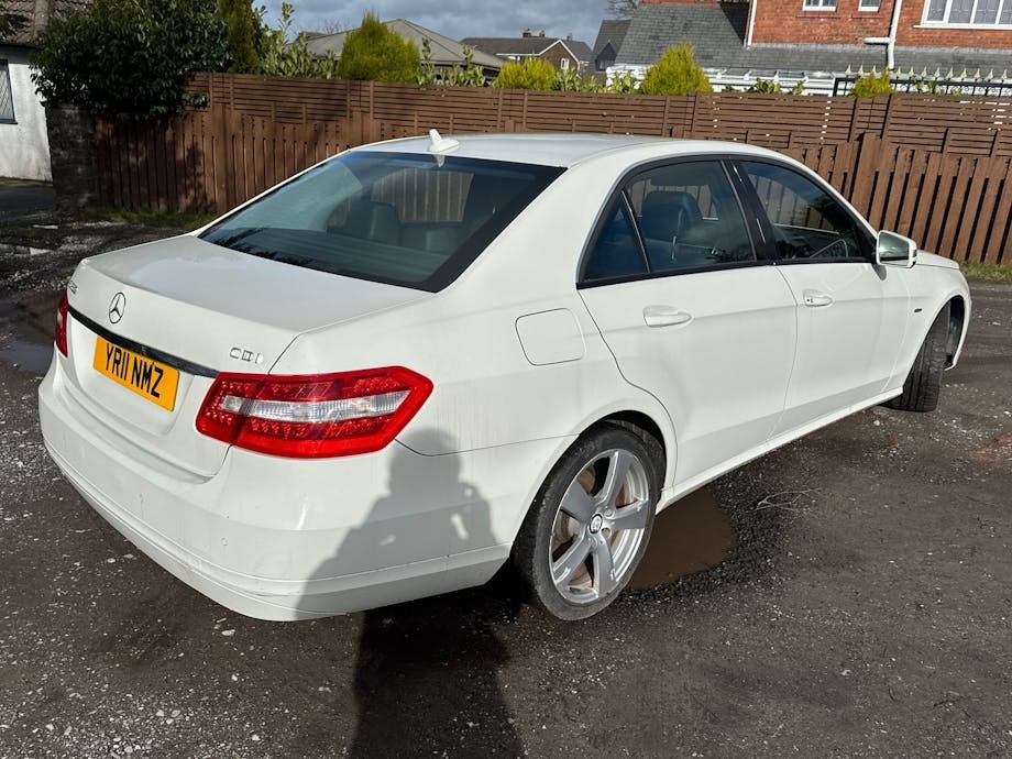 Used Mercedes-Benz E Class 2011 for sale - 77729541: Photo 2