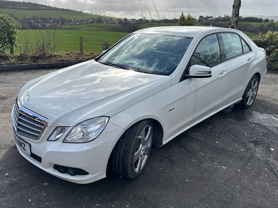 Used Mercedes-Benz E Class 2011 for sale - 77729541: Photo 4