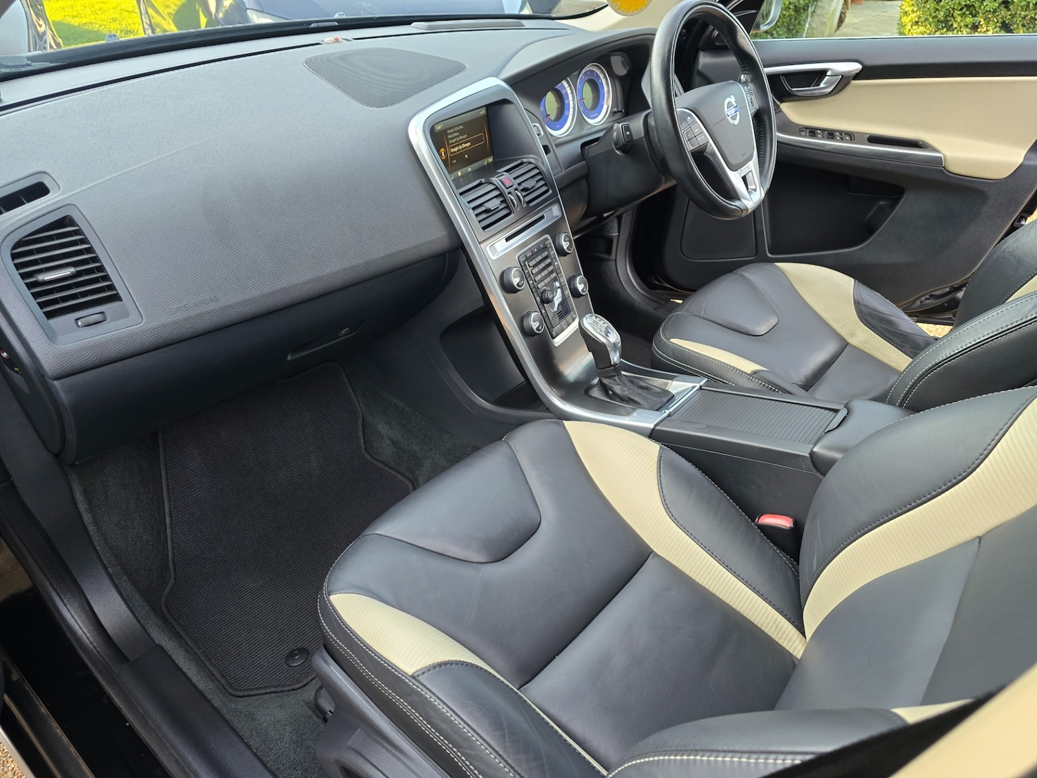 Used Volvo XC60 2013 for sale - 77129842: Photo 11