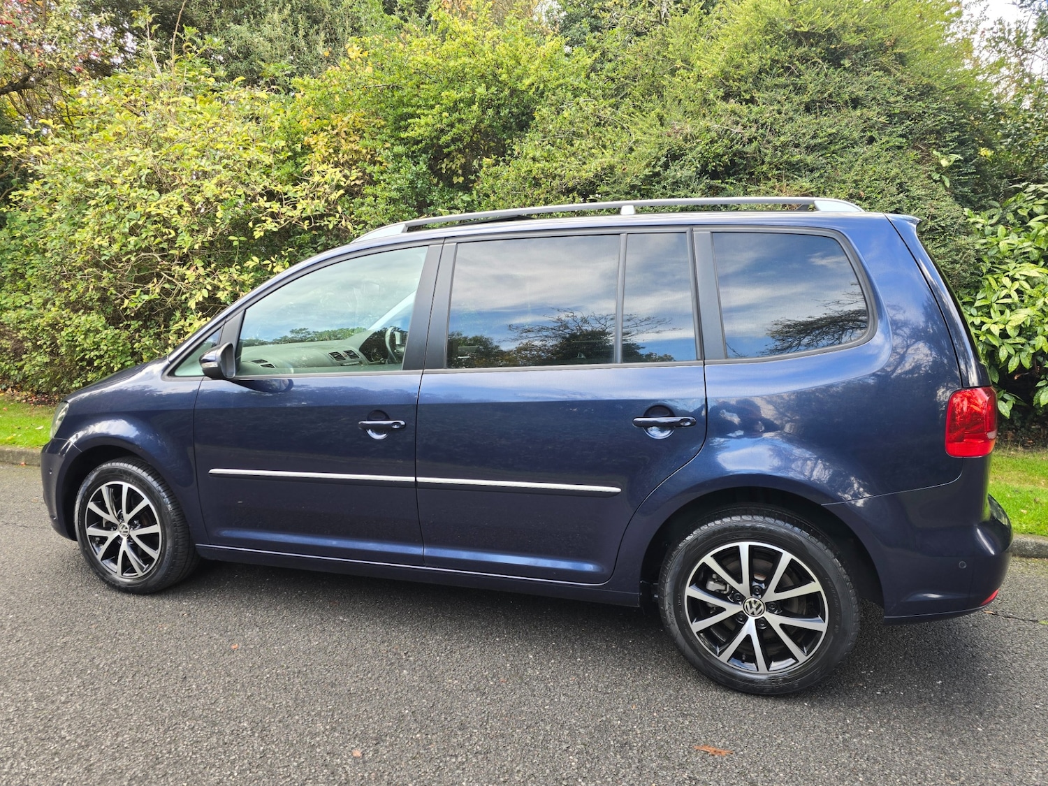 Used Volkswagen Touran 2015 for sale - 76347418: Photo 3