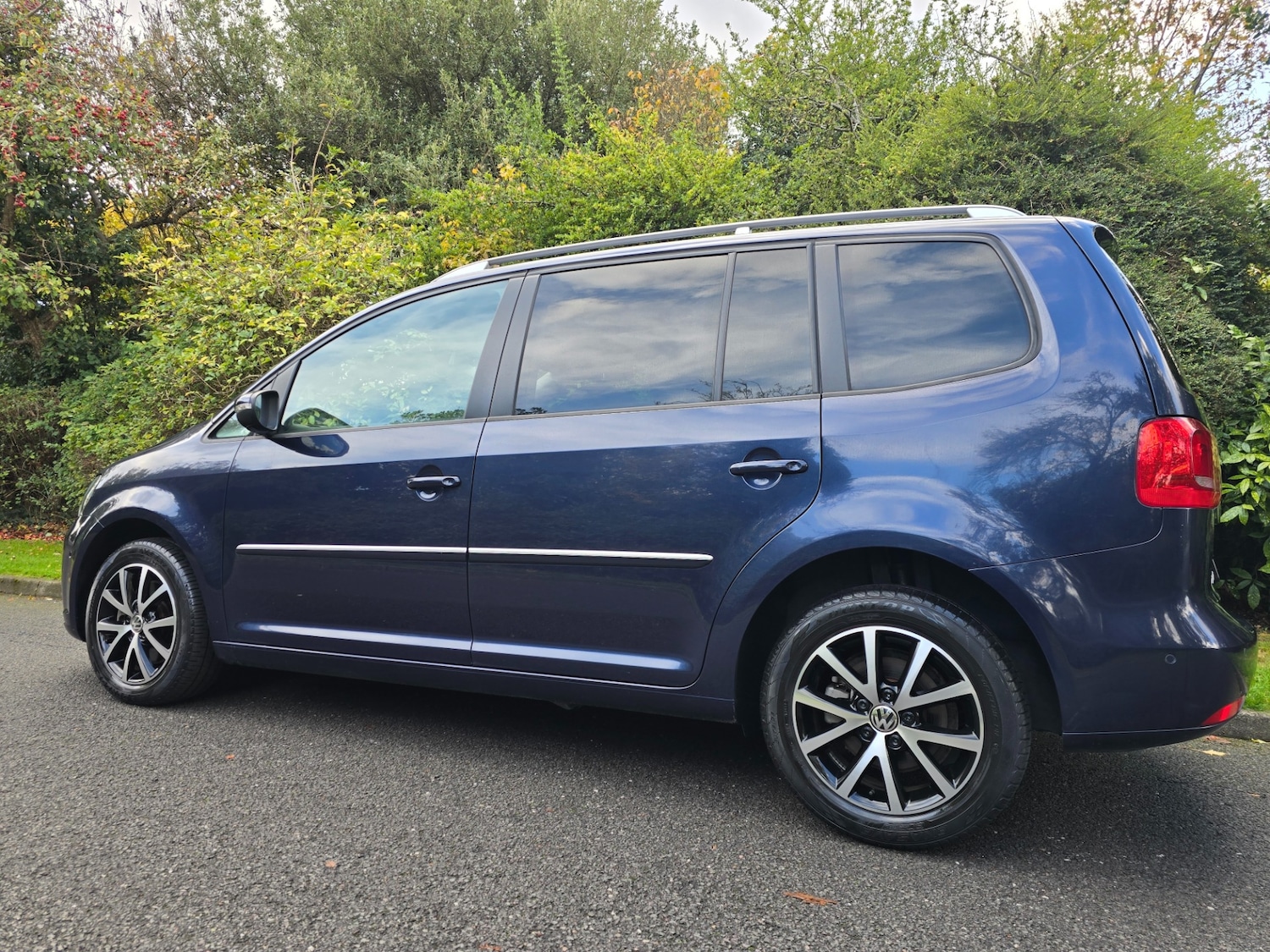 Used Volkswagen Touran 2015 for sale - 76347418: Photo 4