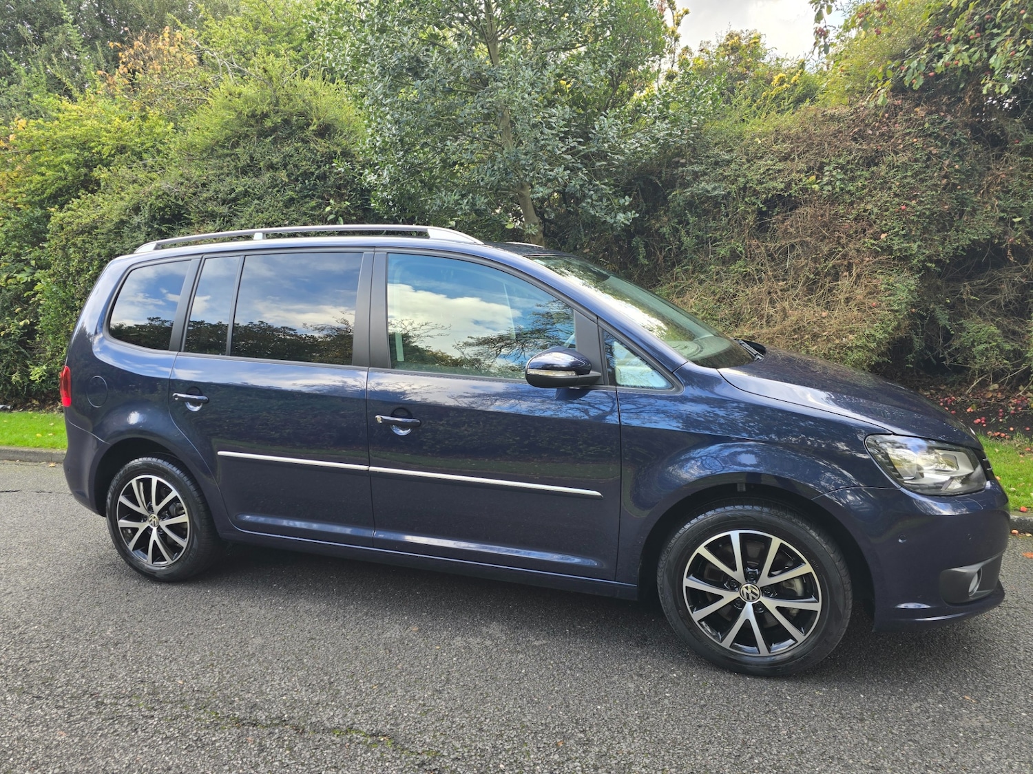 Used Volkswagen Touran 2015 for sale - 76347418: Photo 5