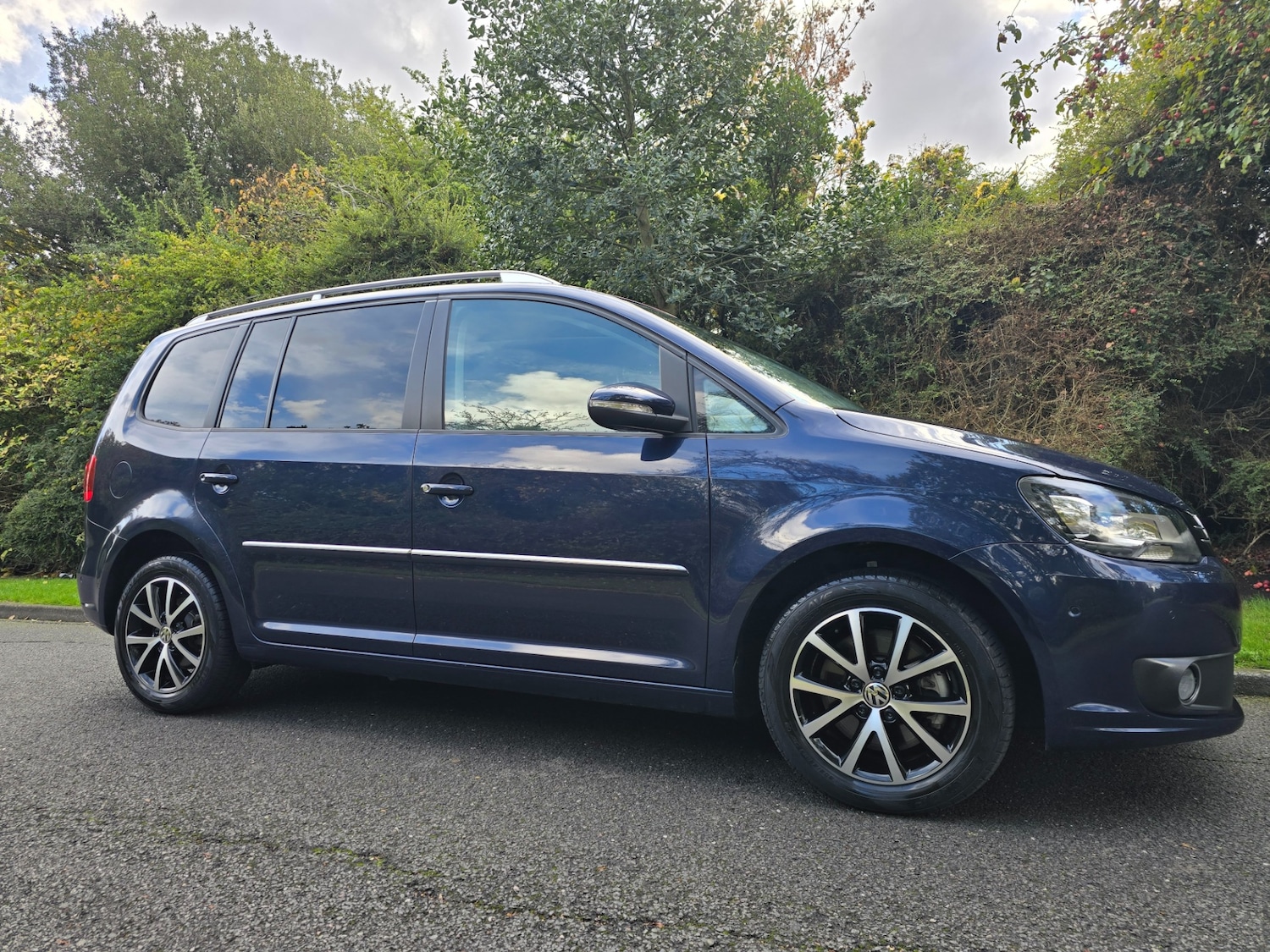 Used Volkswagen Touran 2015 for sale - 76347418: Photo 6