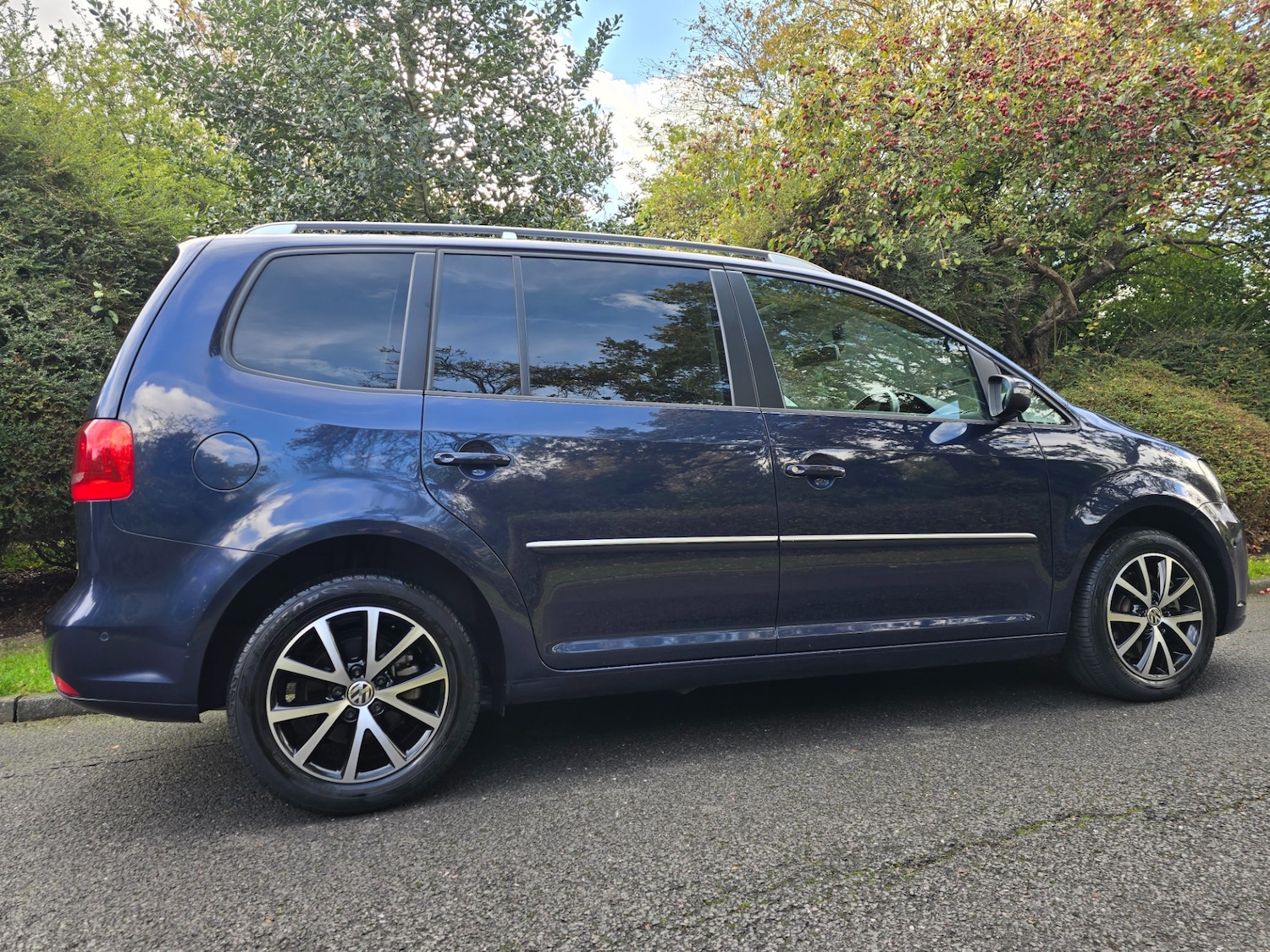 Used Volkswagen Touran 2015 for sale - 76347418: Photo 8