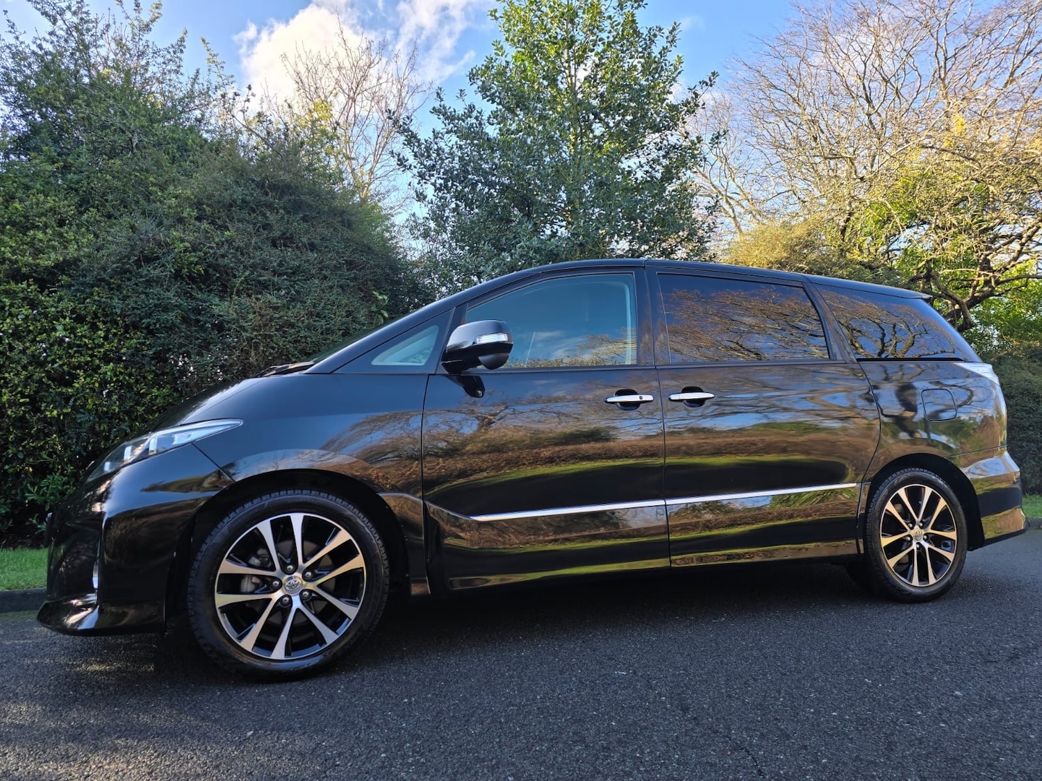 Used Toyota Estima 2015 for sale - 77438797: Photo 2