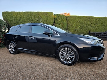 Used Toyota Avensis 2016 for sale - 76397244: Photo