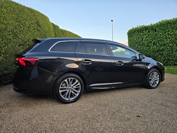 Used Toyota Avensis 2016 for sale - 76397244: Photo