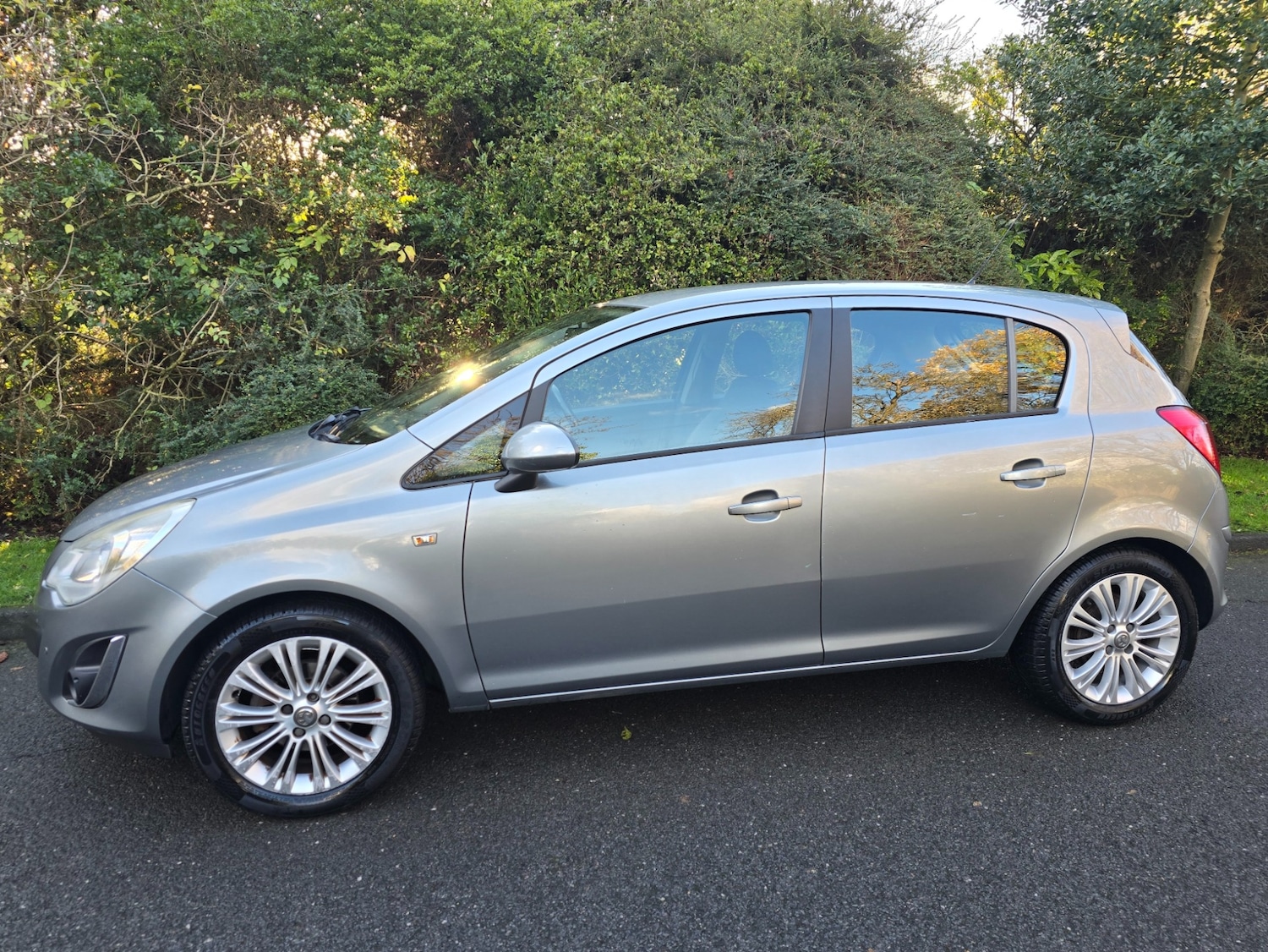 Used Vauxhall Corsa 2011 for sale - 76778092: Photo 1