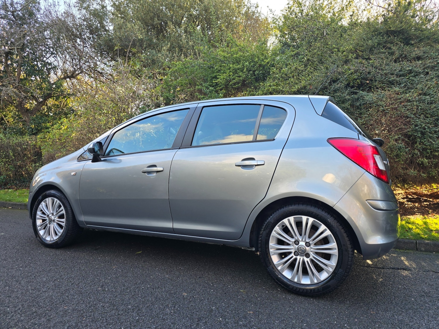 Used Vauxhall Corsa 2011 for sale - 76778092: Photo 4