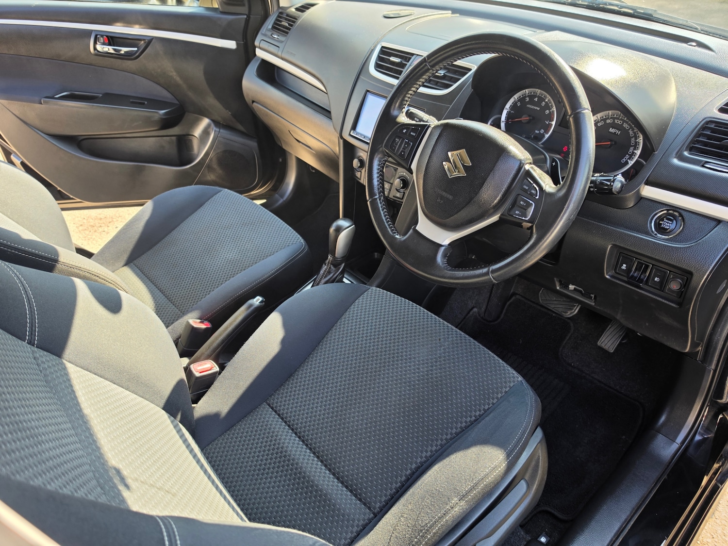 Used Suzuki Swift 2014 for sale - 77954305: Photo 11