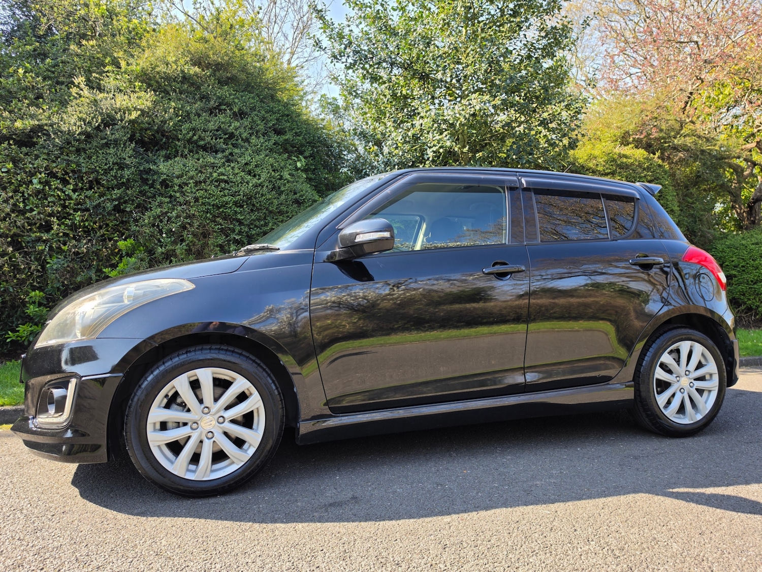 Used Suzuki Swift 2014 for sale - 77954305: Photo 2