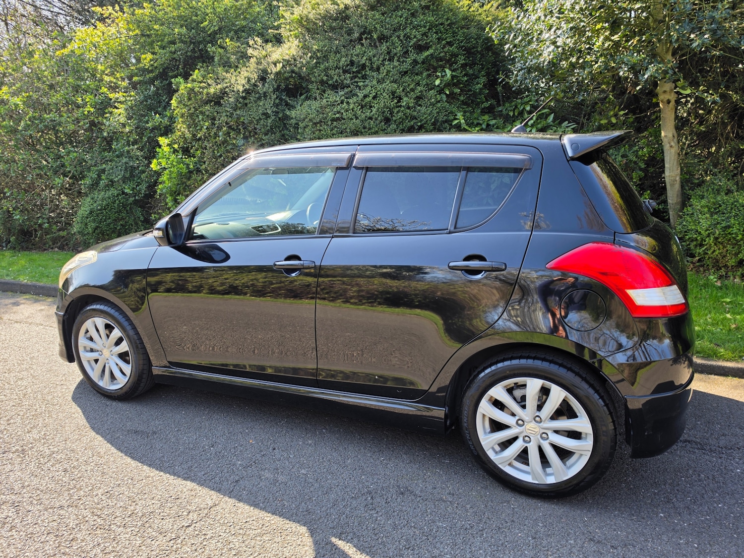 Used Suzuki Swift 2014 for sale - 77954305: Photo 3