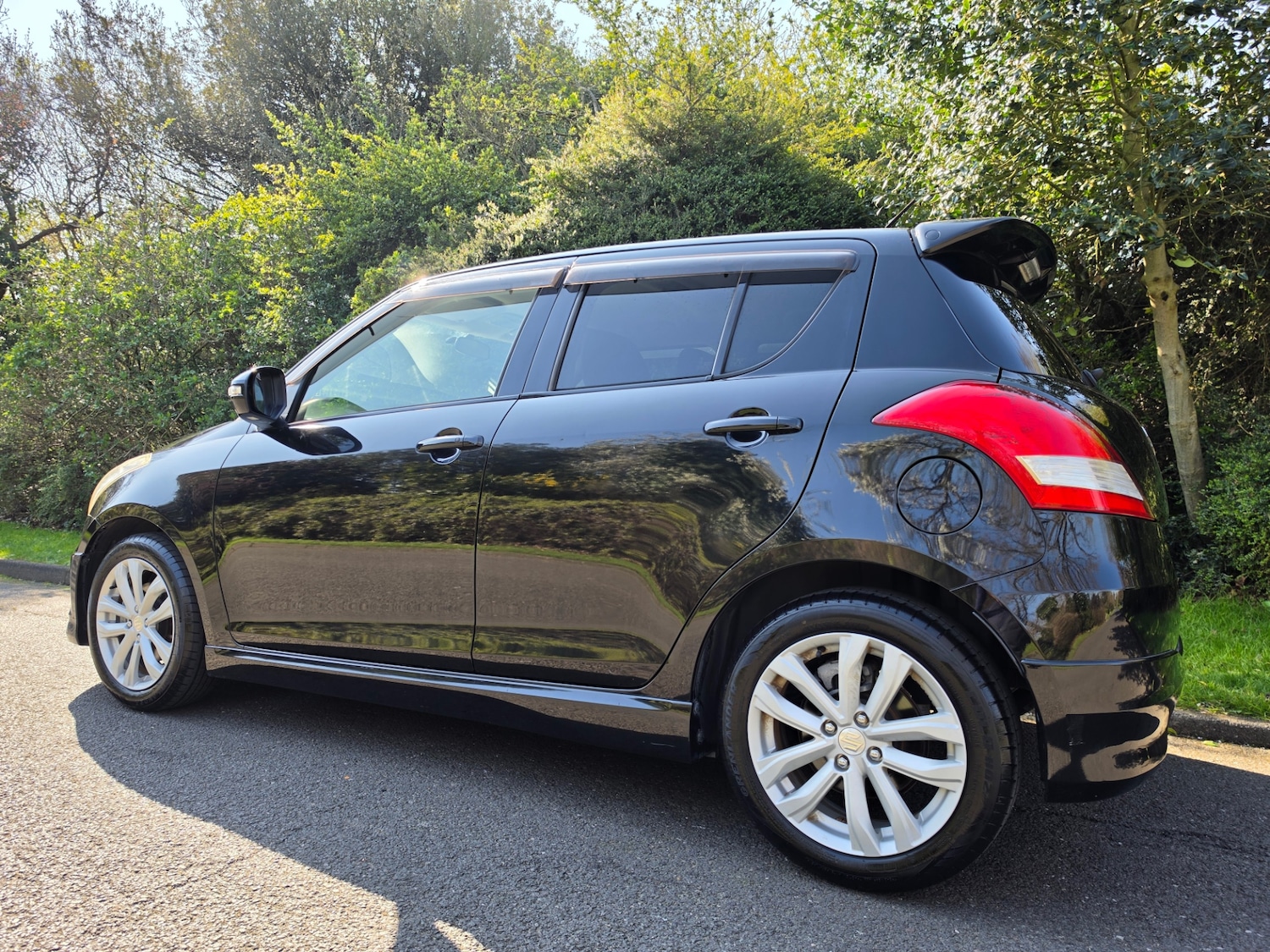 Used Suzuki Swift 2014 for sale - 77954305: Photo 4