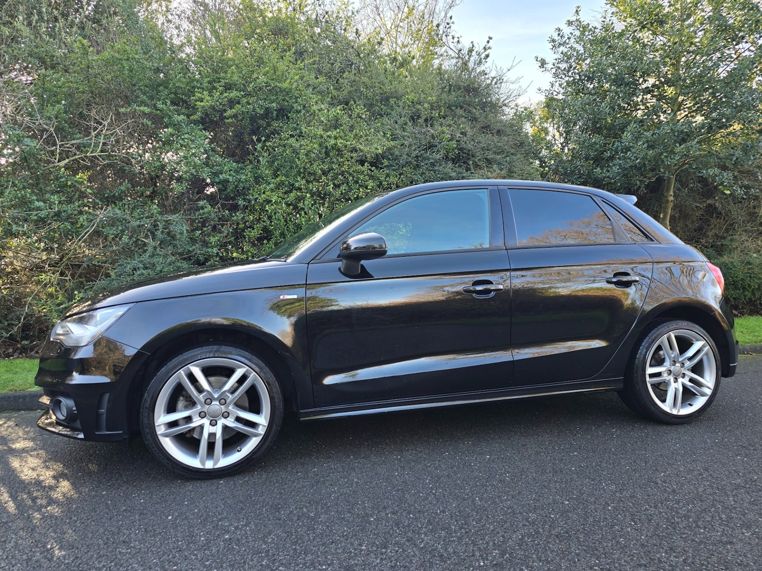 Used Audi A1 2014 for sale - 77129782: Photo 2