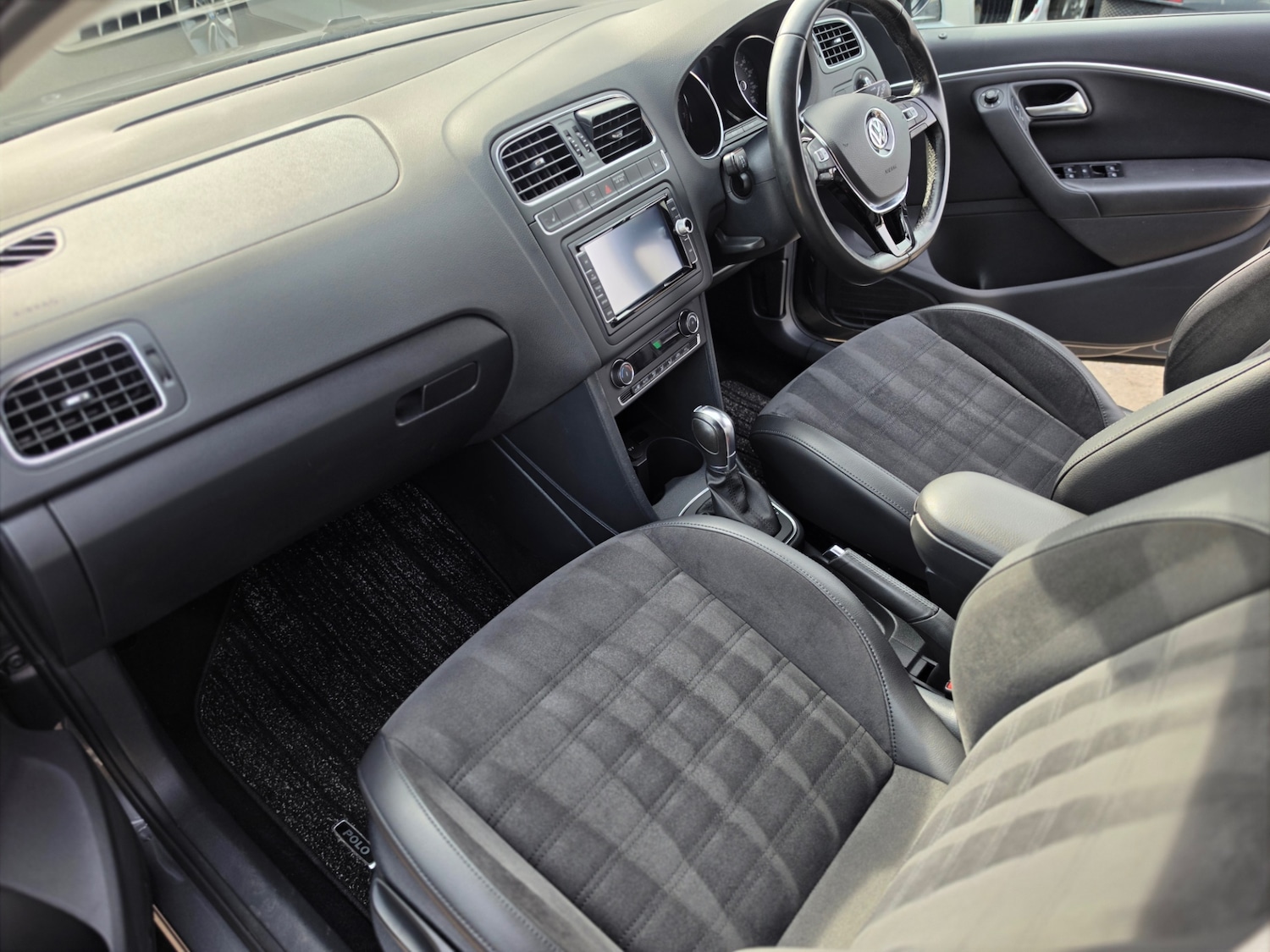 Used Volkswagen Polo 2017 for sale - 77980202: Photo 15