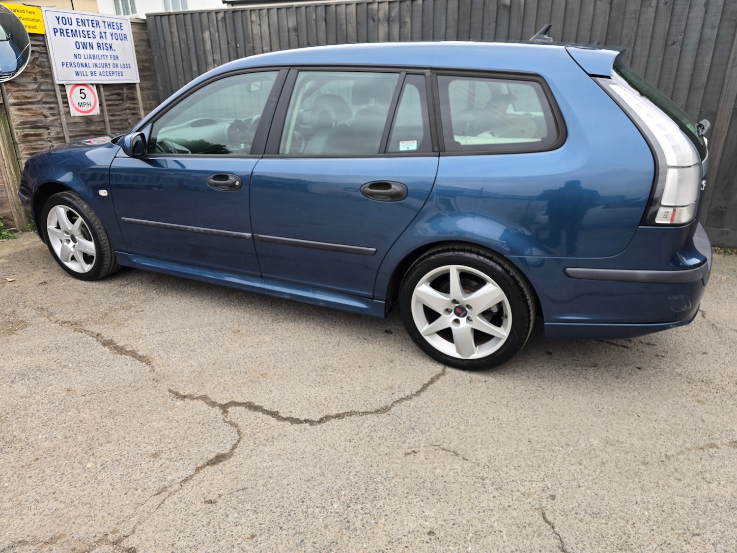 Used Saab 9-3 2005 for sale - 76257732: Photo 5